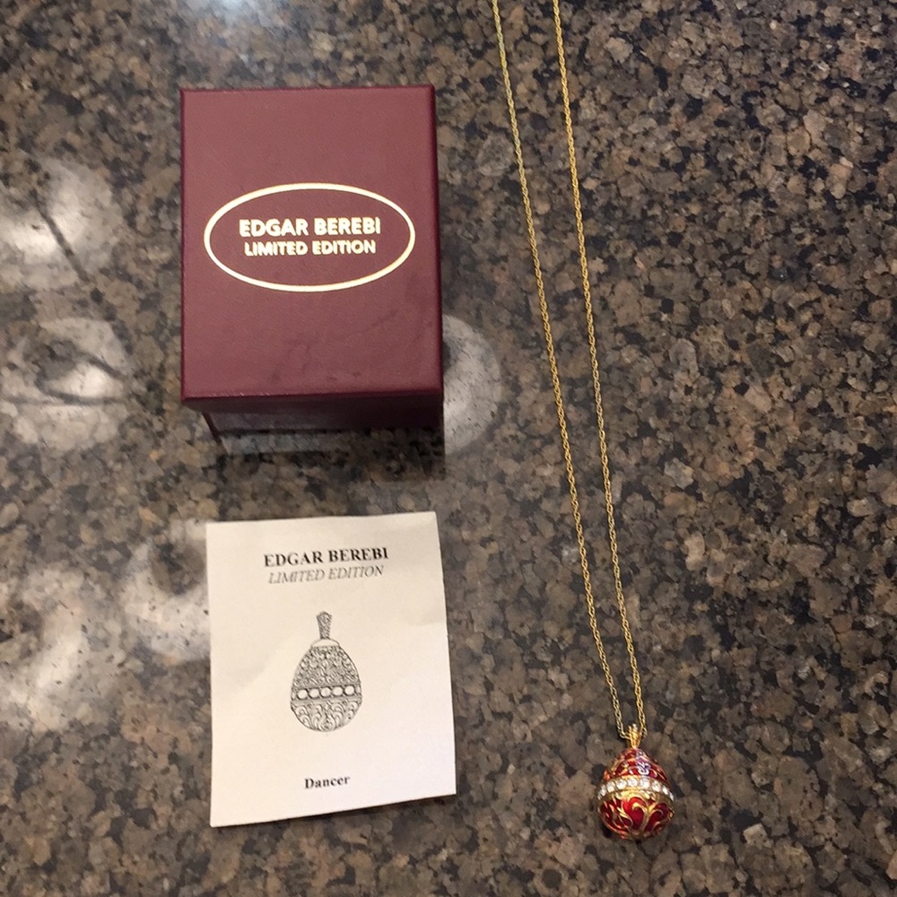 VINTAGE LIMITED EDITION NECKLACE